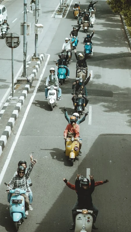 Mengapa Memilih Kontraktor Lokal?